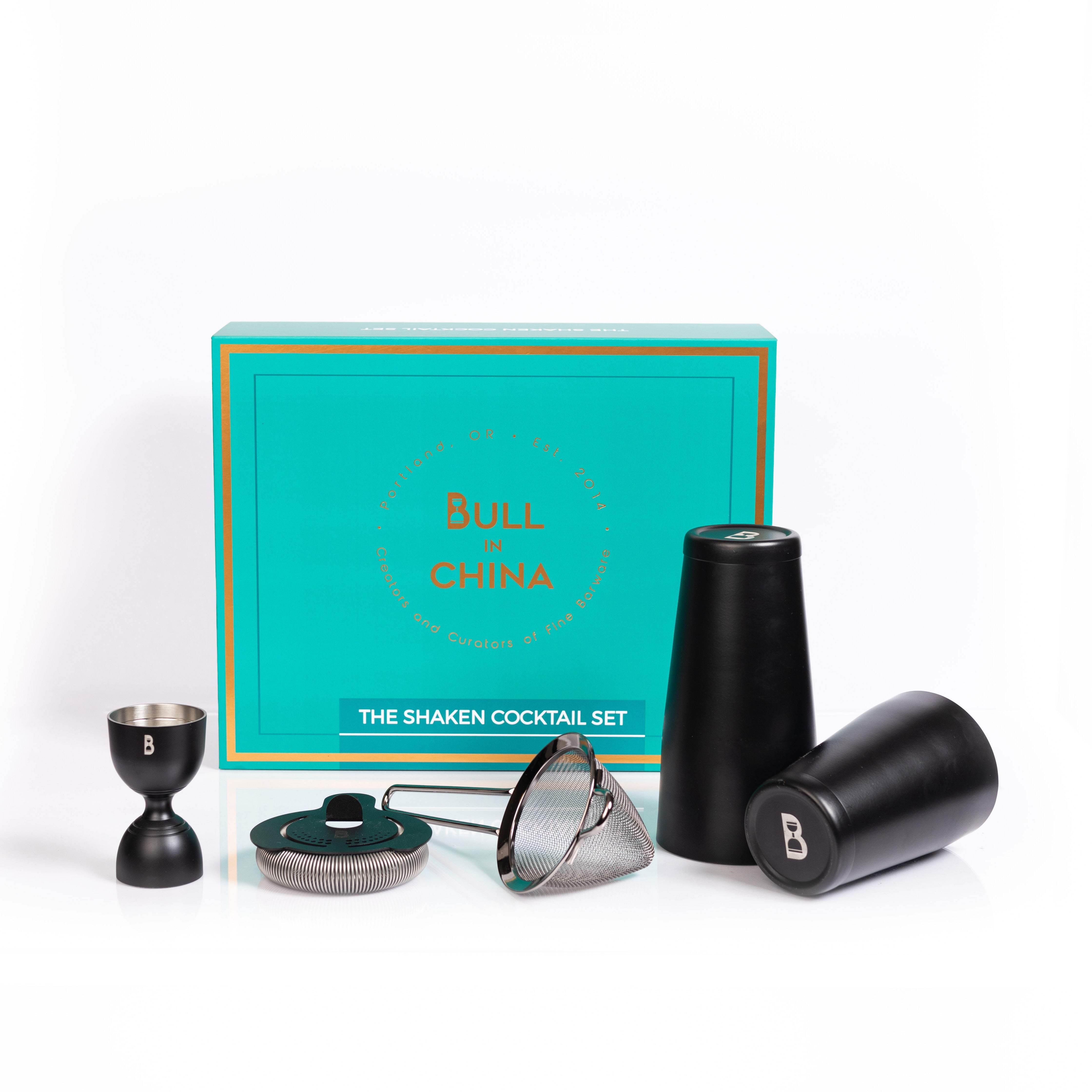 Shaken Cocktail Bar Gift Set - Bull In China