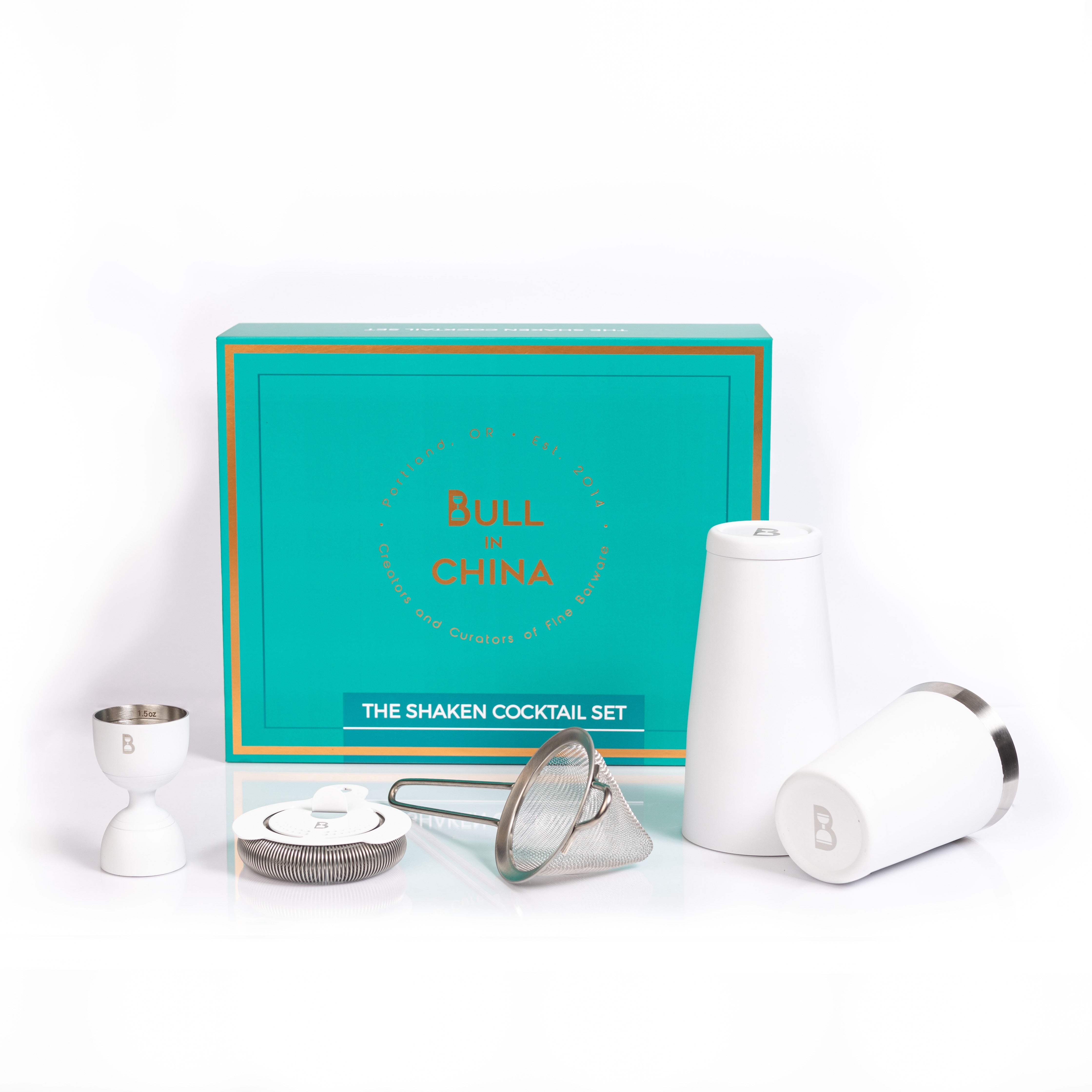 Shaken Cocktail Bar Gift Set - Bull In China Shaken Cocktail Bar Gift Set - Bull In China